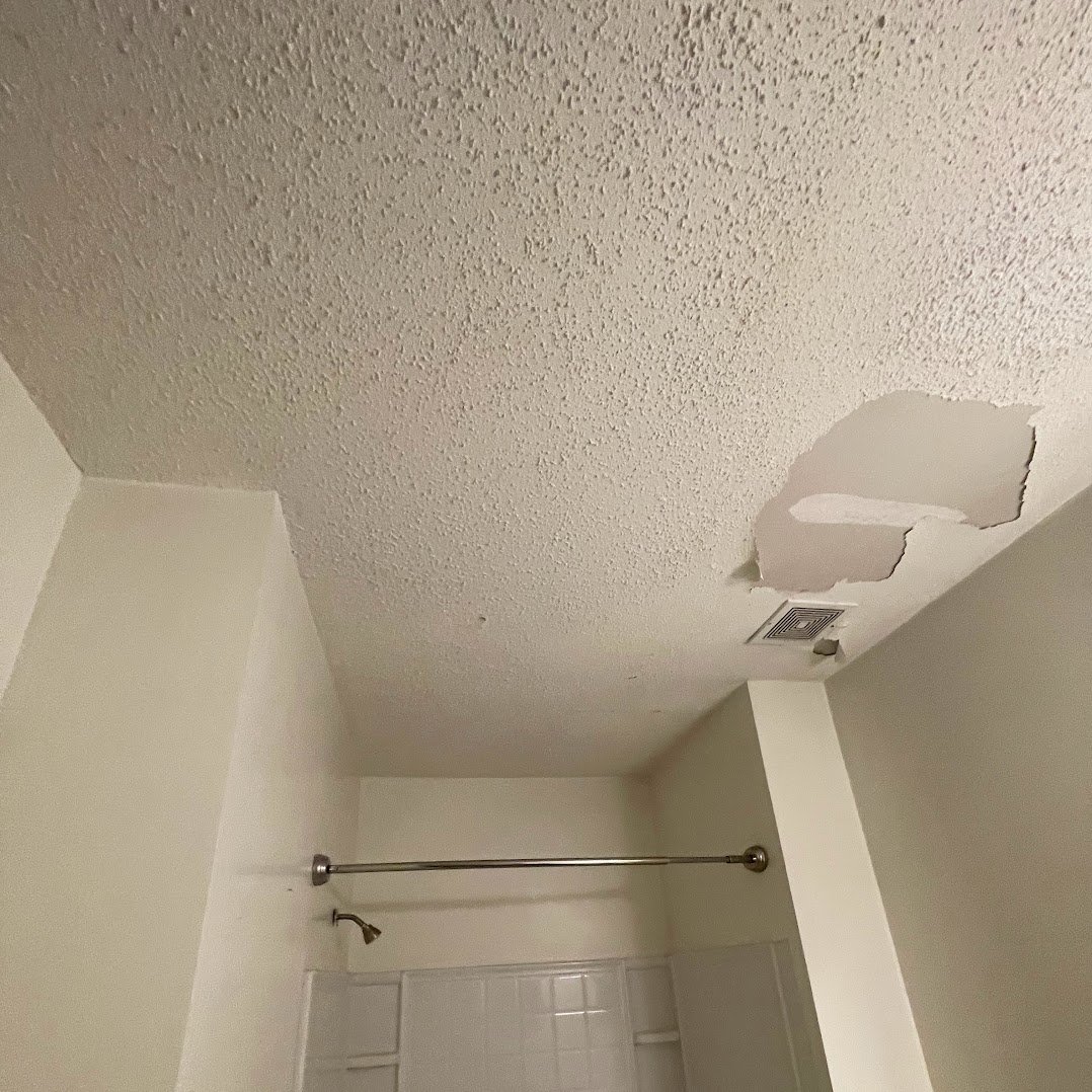 Popcorn ceiling before removal